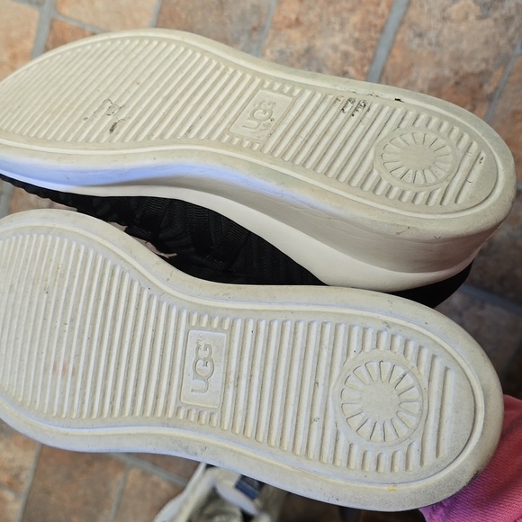 UGG |Kinney Sneakers | Size 7.5​ - Picture 7 of 8